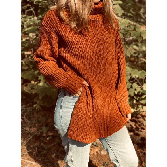 Free People Sweaters - FREE PEOPLE turtleneck ribbed knit oversized rust/burnt orange sweater small